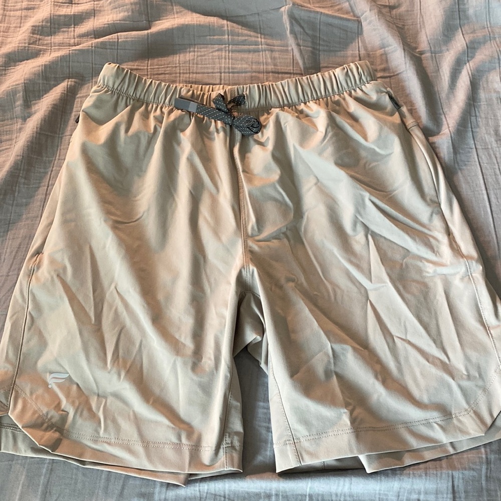 Fabletics (Brutalist Khaki) The One Short (XS)